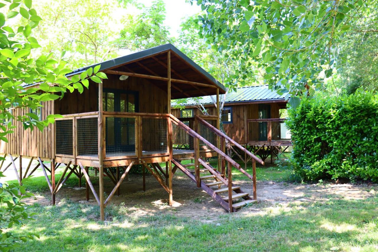 Отель Camping Le Mouliat Moncrabeau Экстерьер фото