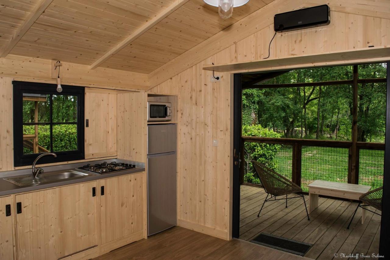 Отель Camping Le Mouliat Moncrabeau Экстерьер фото
